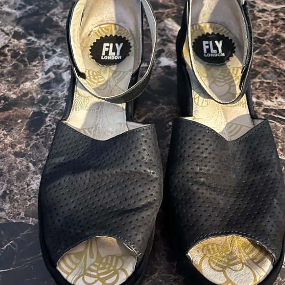 Fly London platform Velcro ankle strap opening toed shoes - Picture 15 of 15